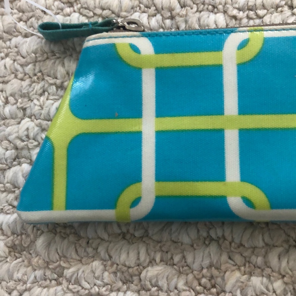 Echo Pouch - Picture 2 of 3